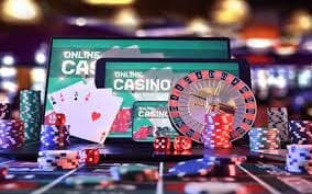 Antarmuka aplikasi joro toto menampilkan menu utama dengan opsi taruhan olahraga, slot, dan live dealer